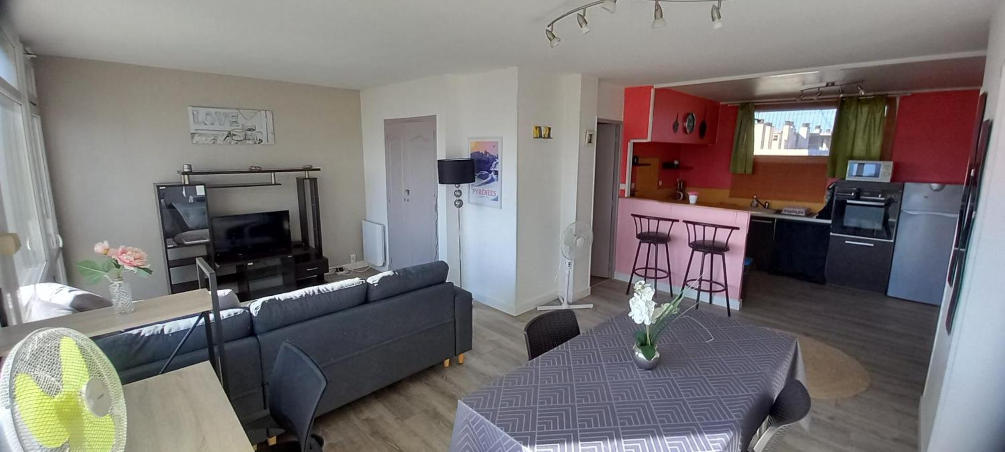 Cap Sud - 53M2- Vue Pyrenees- Hypercentre-Wifi Fibre -Nouvelle Literie Apartamento Tarbes Exterior foto