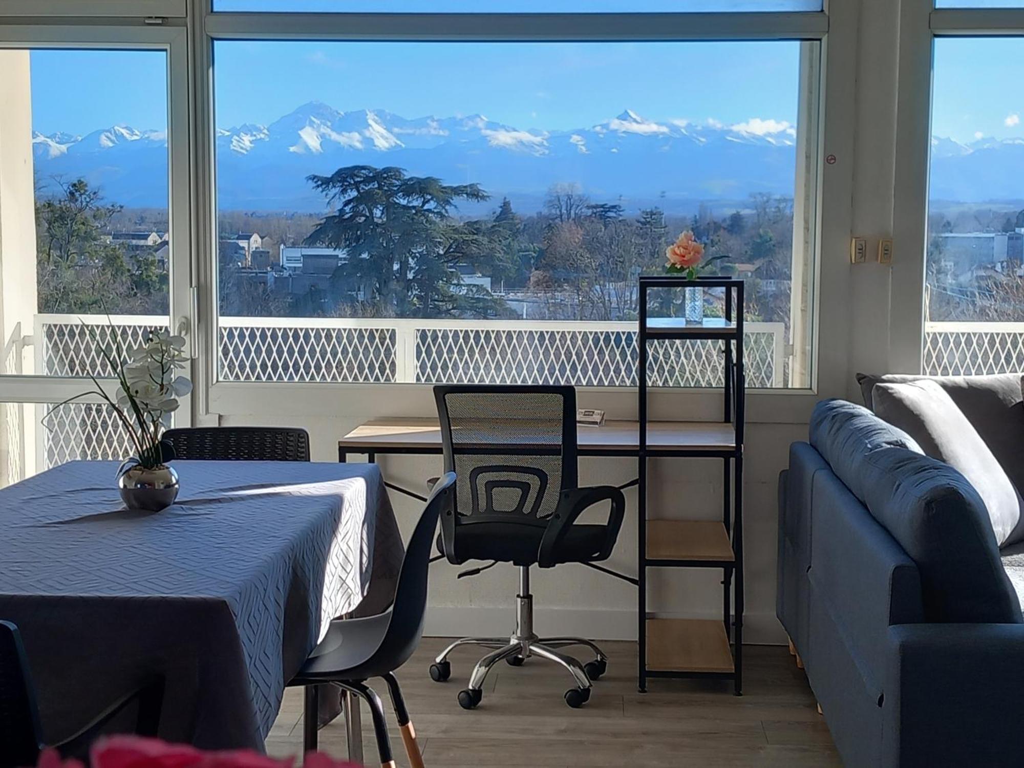Cap Sud - 53M2- Vue Pyrenees- Hypercentre-Wifi Fibre -Nouvelle Literie Apartamento Tarbes Exterior foto